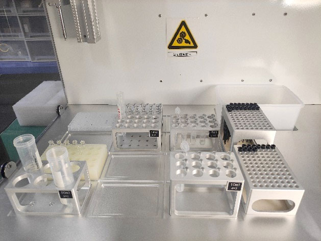 Pipetting Workstation010